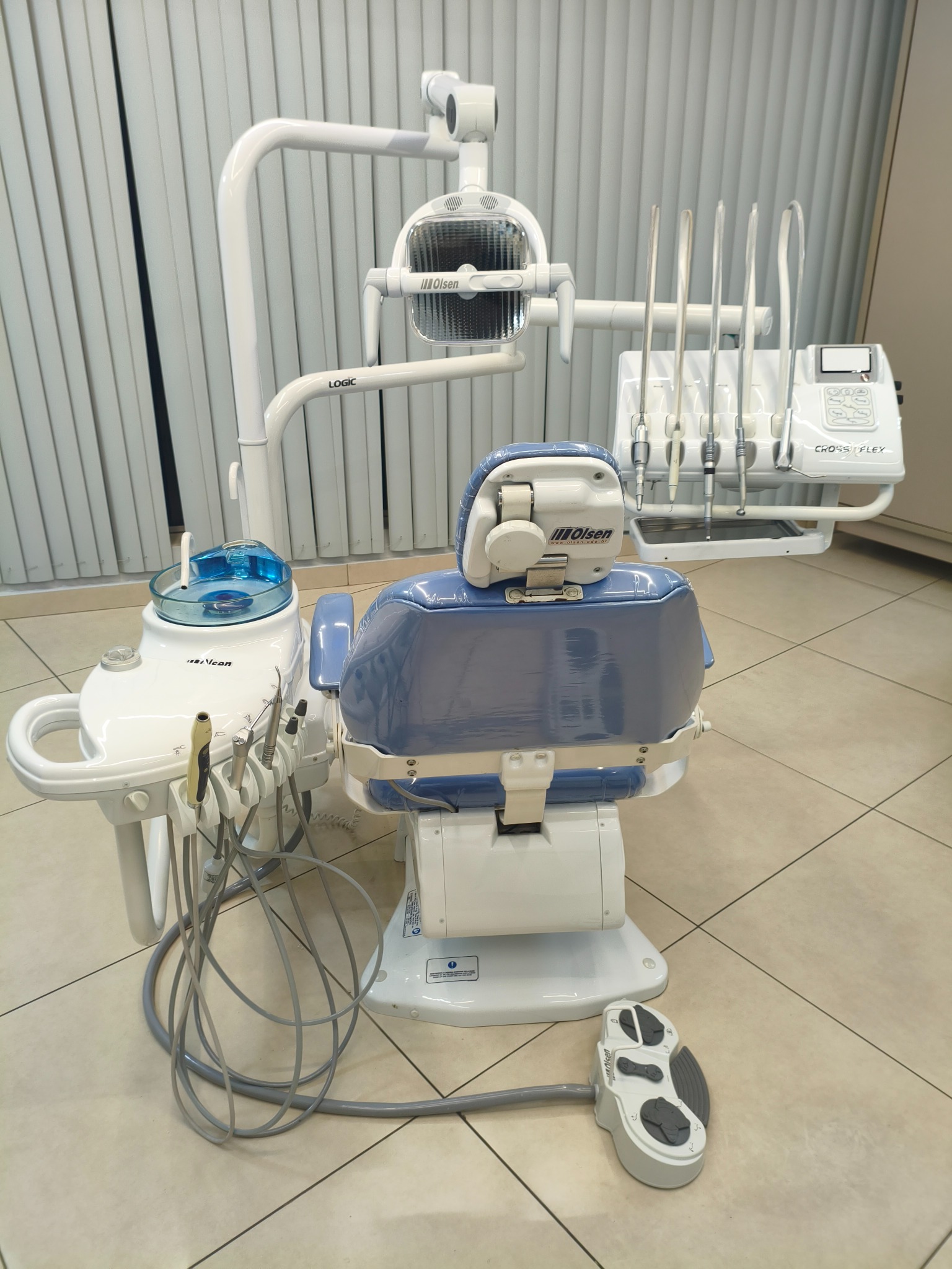 Cadeira odontológica Olsen Cross Flex restaurada pela CTEO após a reforma